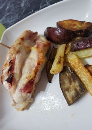 Una foto de Suprema rellena de JAMÓN Y QUESO👌