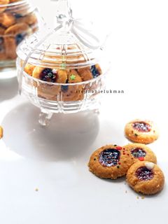 Foto resep Thumbprint Blueberry Cookies