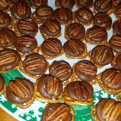Pretzel Turtles A picture of Pretzel Turtles.