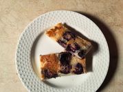 Una foto de clafoutis de cerezas