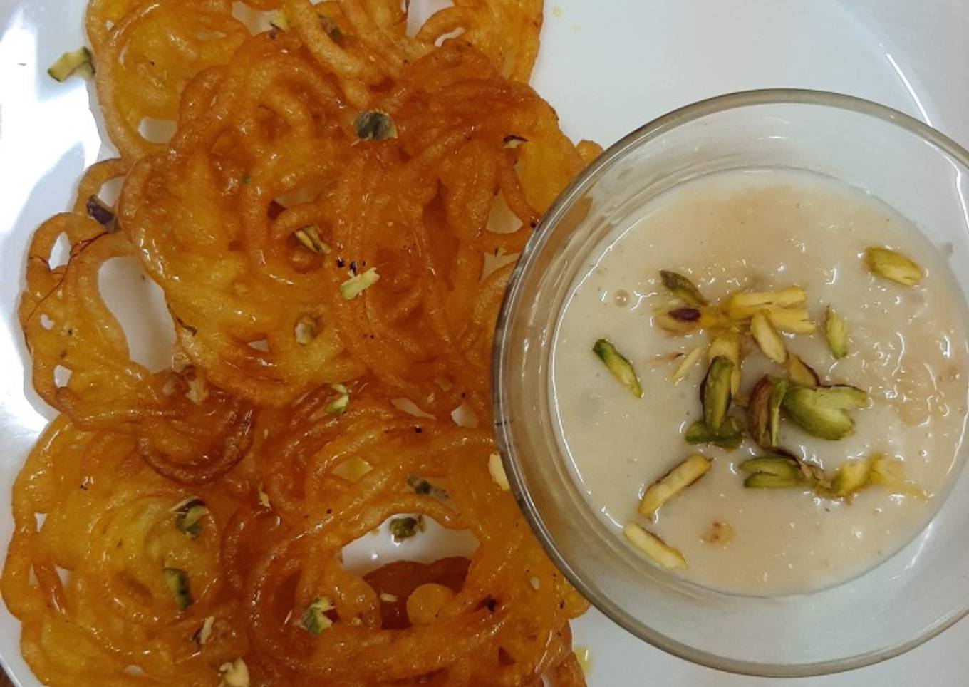 Jalebi with Rabri 😊(indian sweet dish) #mycookbook #cookpad