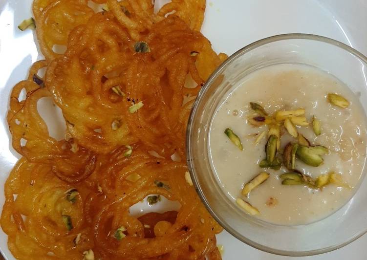 Jalebi with Rabri 😊(indian sweet dish) #mycookbook #cookpad