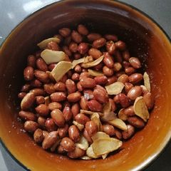 A picture of Peanut Snack.