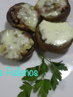 Una foto de Champiñones rellenos