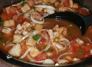 Una foto de Ceviche de Tilapia y Camarón