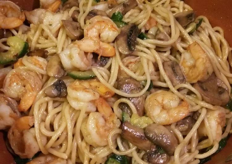 Recipe of Super Quick Homemade Shrimp and Vegetable Pasta