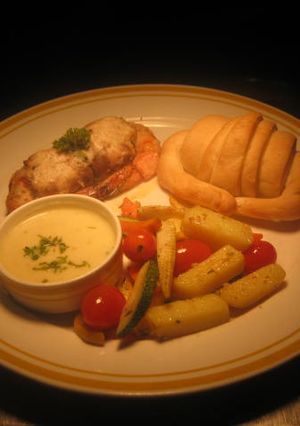 A picture of Seafood Croissant.