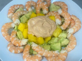Ensalada de langostinos con salsa rosa
