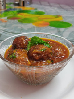 વેજ ગ્રેવી મન્ચુરિયન (veg gravy manchurian Recipe In Gujarati) રેસીપી મુખ્ય ફોટો