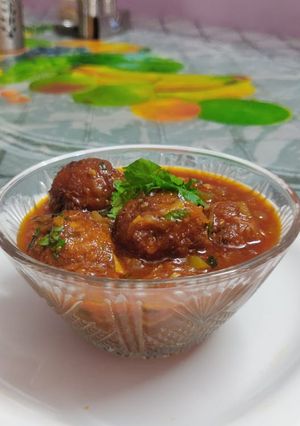 વેજ ગ્રેવી મન્ચુરિયન (veg gravy manchurian Recipe In Gujarati) રેસીપી મુખ્ય ફોટો
