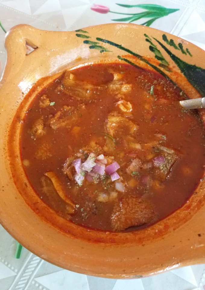 Una foto de Menudo de res o caldo de pancita 🍲