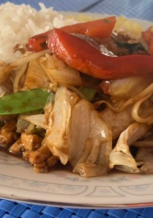 Una foto de Saltado oriental de Tofú 👍🏼