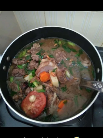 Cara Mudah Membuat Resep Sop tulang sapi yang Lezat Anti Ribet, Mantap