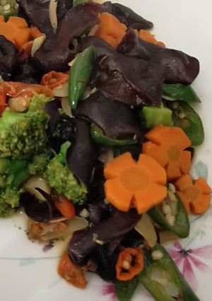 Foto resep Tumis Jamur kuping ala momdiz