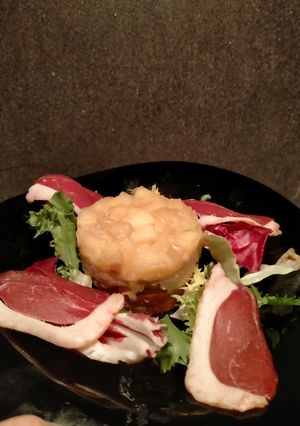 Une photo de Tatin de foie gras