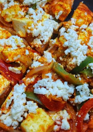 பன்னீர் பிஸ்சா (Paneer pizza recipe in tamil) செய்முறை முக்கிய புகைப்படம்