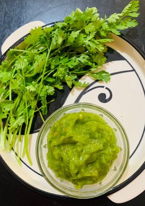 A picture of Mango coriander chutney.