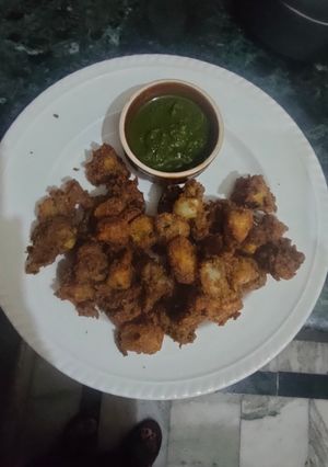 कुट्टू की भजिया रेसिपी मुख्य फोटो