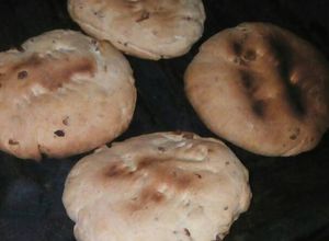 Una foto de Pan amasado: Choricillo y Cebolla