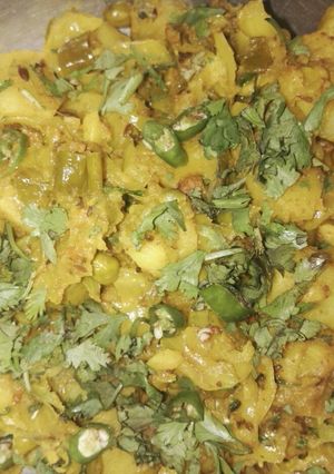 A picture of Patta Gobhi aloo.