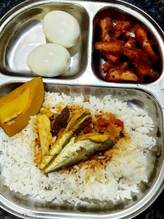 வெள்ளை பொடி மீன் குழம்பு செய்முறை முக்கிய புகைப்படம்