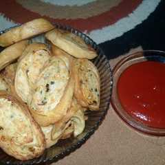 A picture of Rolede ayam.