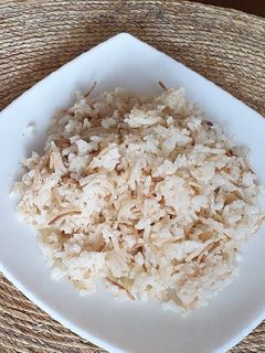 Una foto de Arroz con fideos a mi manera