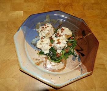 How To Make Recipe Seared Scallops with Wine Cream Sauce on Wilted Spinach Yummy
