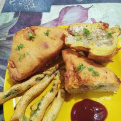A picture of Bread chilli Pakoda.