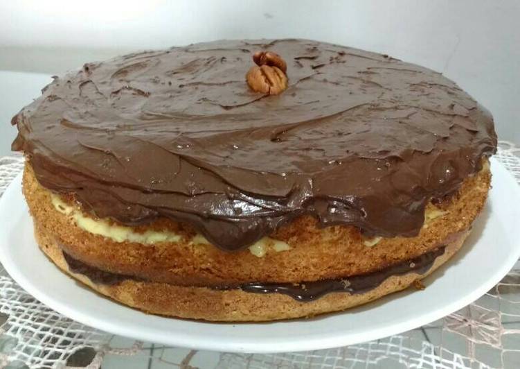 Bolo trufado de chocolate e laranja