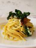 Spaghetti alla carbonara e broccolo sprouting