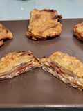 Pencas rellenas con varios jamones, champiñones y mascarpone