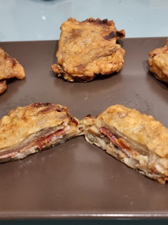 Una foto de Pencas rellenas con varios jamones, champiñones y mascarpone