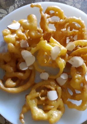 A picture of Instant jalebi.