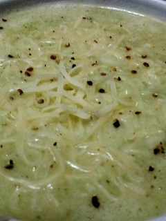 Una foto de Crema de calabacín con queso