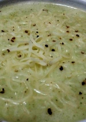 Una foto de Crema de calabacín con queso