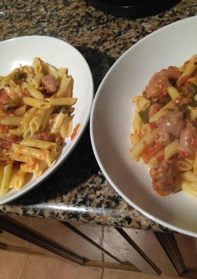 Una foto de Macarrones con longanizas