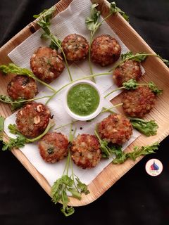 साबूदाना वड़ा (Sabudana vada recipe in Hindi) रेसिपी मुख्य फोटो