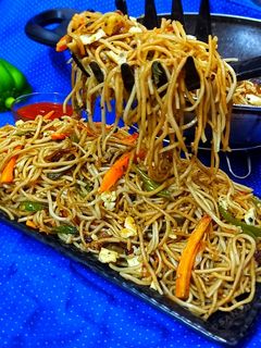 স্ট্রীট স্টাইল এগ চাওমিন (street style egg chowmin recipe in Bengali) রেসিপির প্রধান ছবি