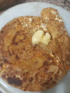 खस्ता पनीर पराठा (Khasta Paneer Parantha recipe in hindi) रेसिपी मुख्य फोटो