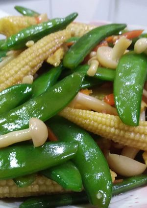 甜豆炒玉米筍 的食譜成品照片
