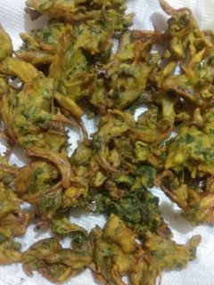 பாலக் பக்கோடா செய்முறை முக்கிய புகைப்படம்