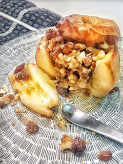 Foto principal de Manzanas asadas con nueces, canela y jengibre