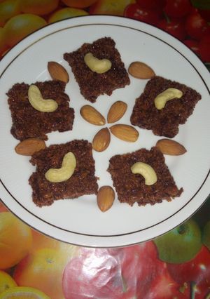 A picture of Ghee ke khurchan se bani swadisht mithai.