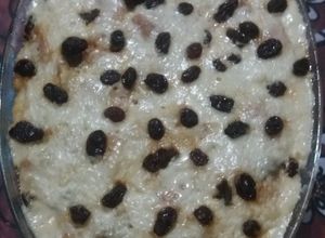 Foto resep Puding roti tawar kukus kismis keju yummy