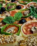 PIZZA Caprese con Chorizo Español y Olé...!