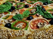 Una foto de salsa caprese