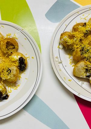 A picture of Sev Dahi Puri Chaat.