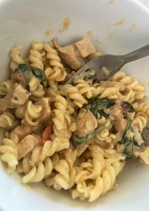Spenótos - pestos - csirkés cuccos tészta 😳 recept fotója