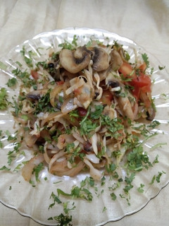 A picture of Veggie_mushroom salad.